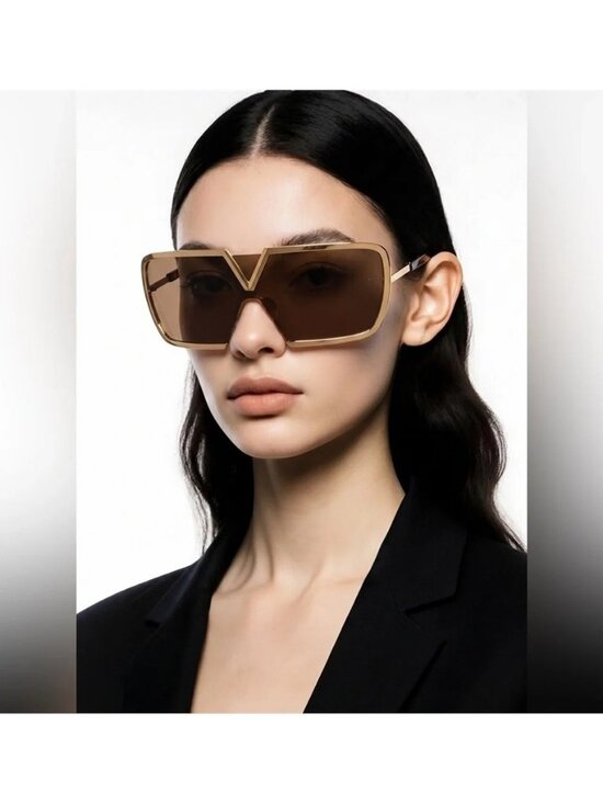 New Authentic Valentino V-Romask Oversized Sunglasses – Light Gold Titanium, Uni main image 7
